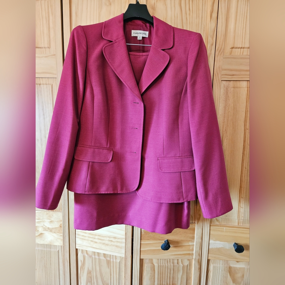 Evan Picone Suit